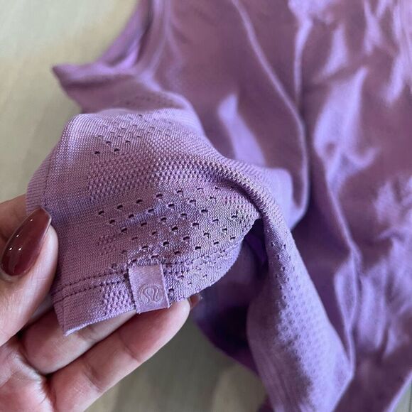 Lululemon women’s top size s Missing - Picture 6 of 6
